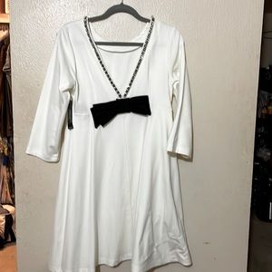 Beautiful drees the bow is the back